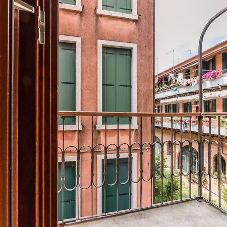 Apartment The Venetian Canal View
