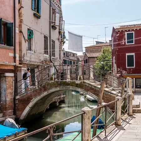The Venetian Canal View Apartment Venice