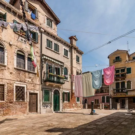 The Venetian Canal View Apartment Venice